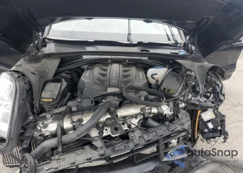 2015 Porsche Macan Turbo z USA, uszkodzony, nr VIN WP1AF2A50FLB94107